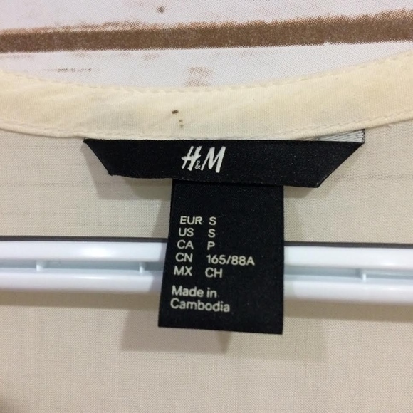 H&M Striped Split-Neck Blouse - Picture 4 of 4